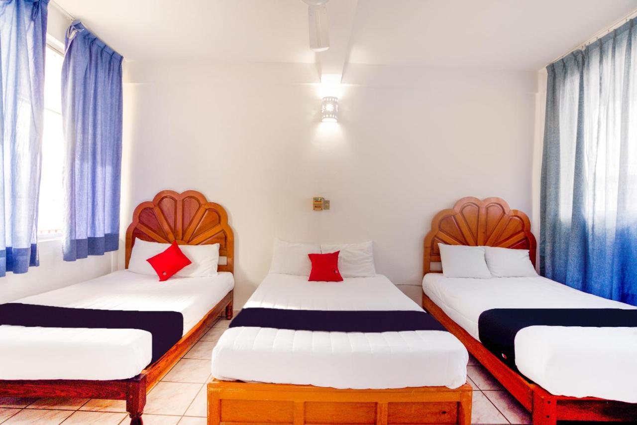 Hotel Adelita Zihuatanejo Exterior photo