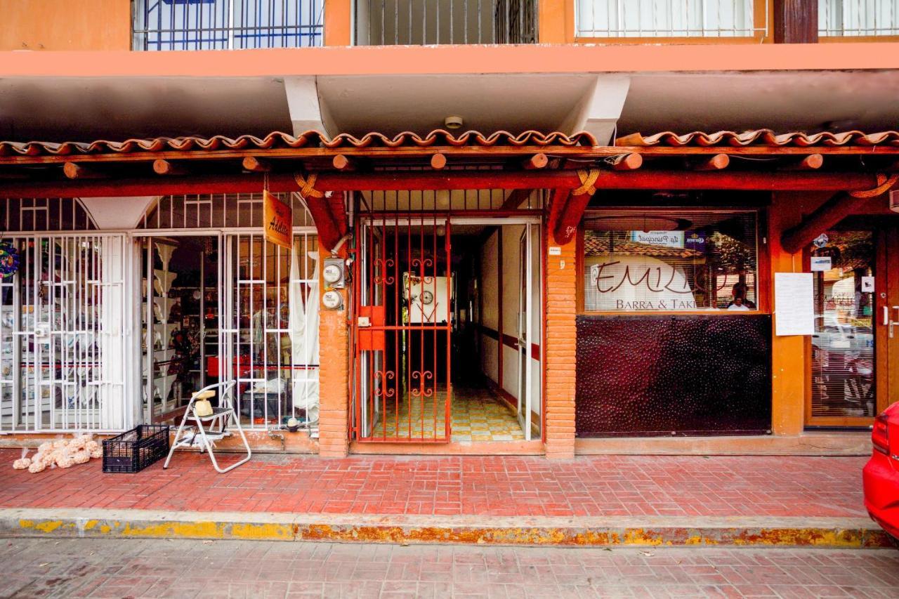Hotel Adelita Zihuatanejo Exterior photo