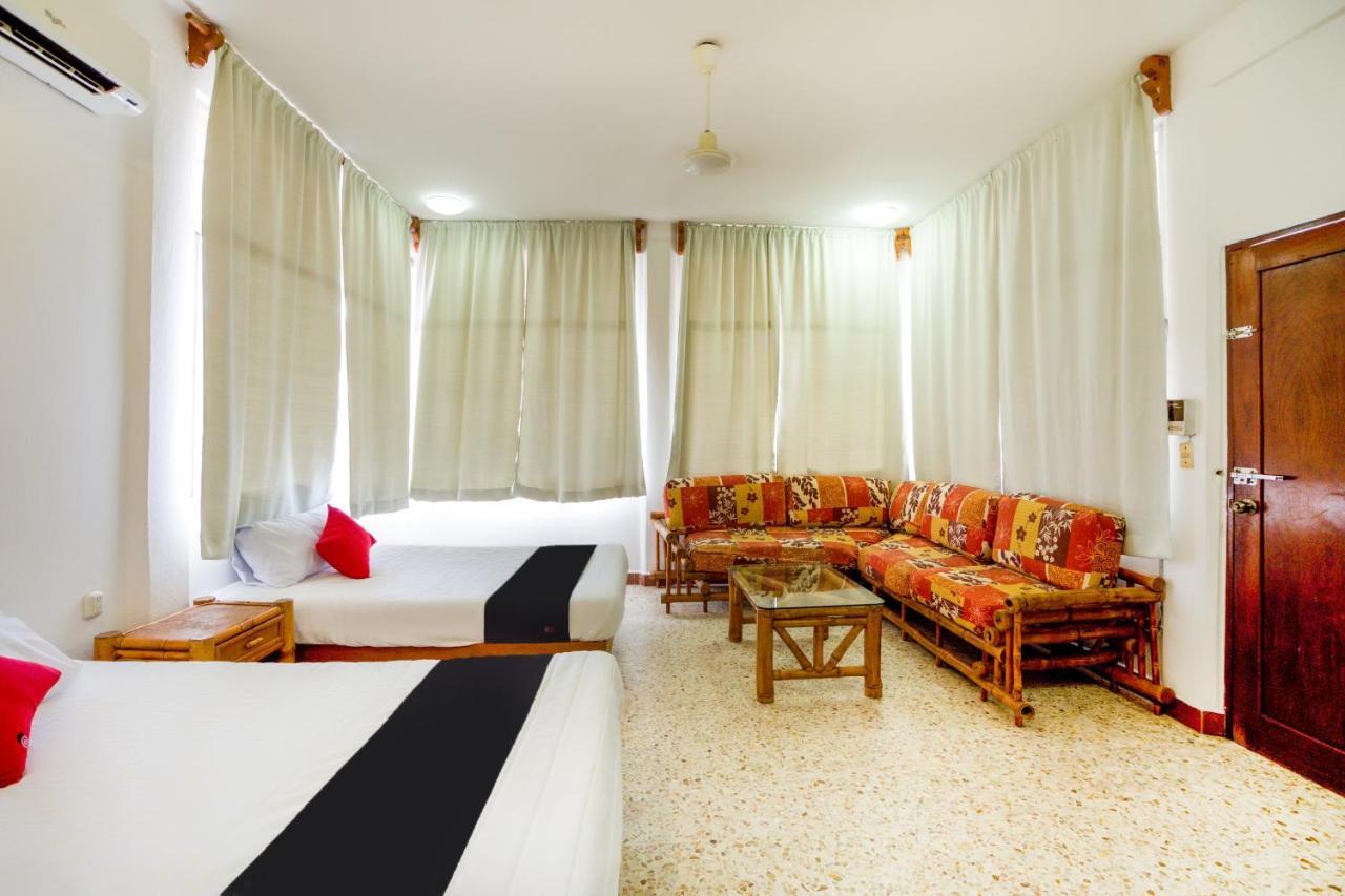 Hotel Adelita Zihuatanejo Exterior photo